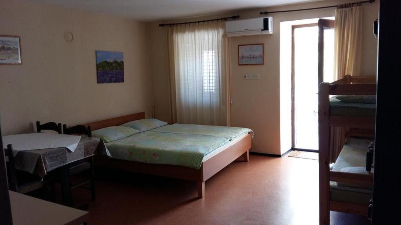 Apartments Peter Dobrinj Room photo